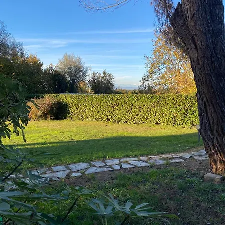 Rouge Nel Roero Country house *